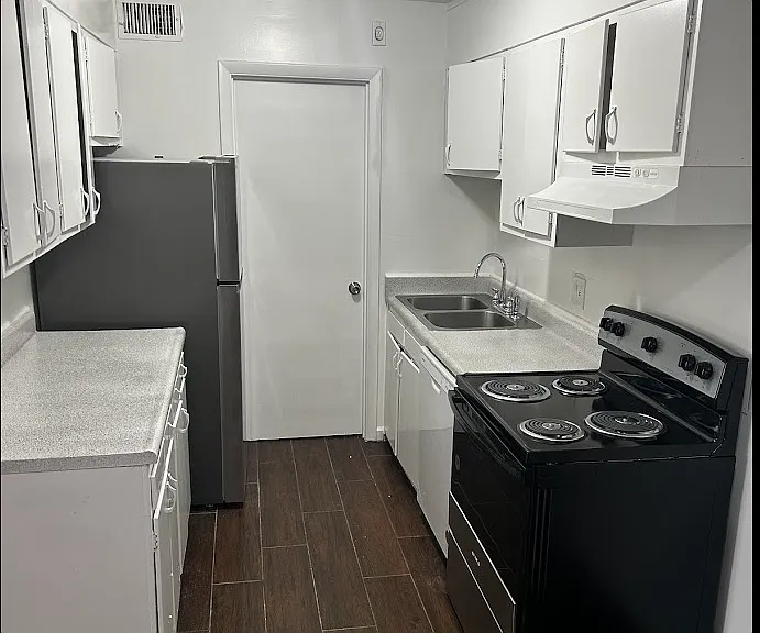 Buena Vida Apartments — Photo 2
