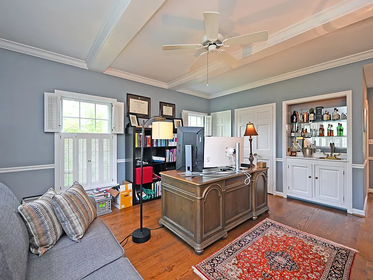 6900 Drake Rd — Photo 24