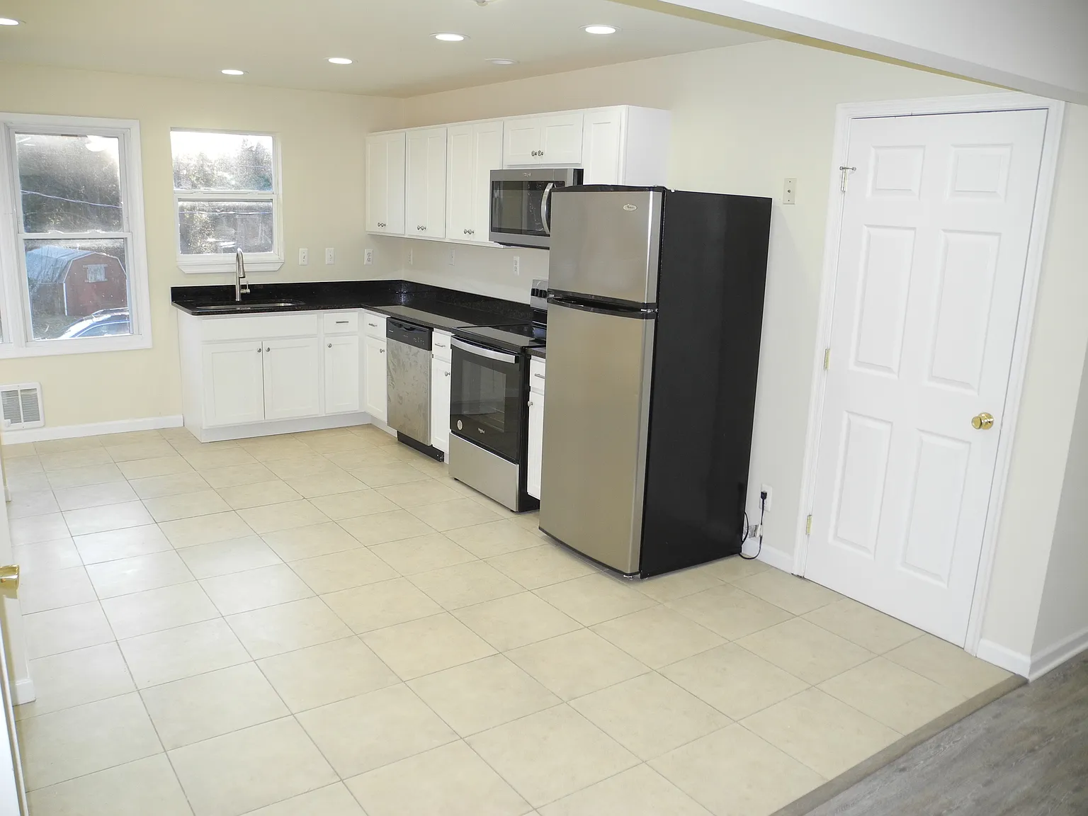 3 bed, 1600 sqft, $1,595 — Photo 4