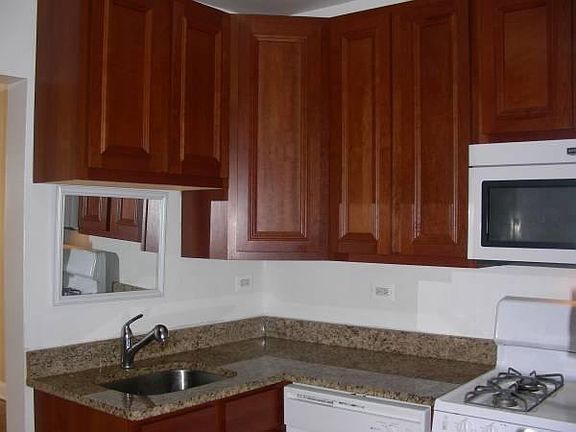 4th image of 3419 N Marshfield Ave APT 3e