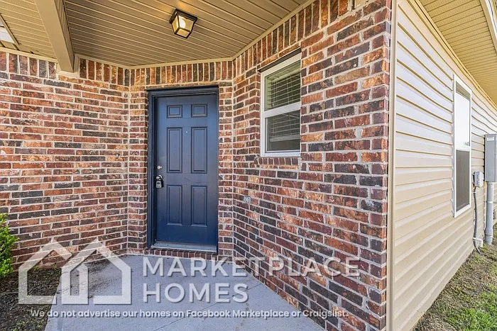 981 E Starling St — Photo 5