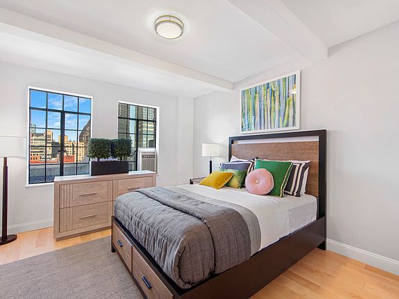 2nd image of 320 E 42nd St APT 2705