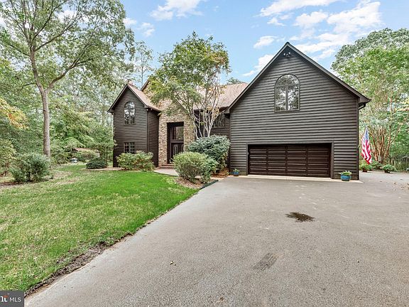 3rd image of 1111 Thompson Ct