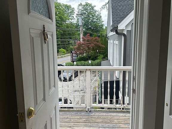 4th image of 586 Commerce St #2B