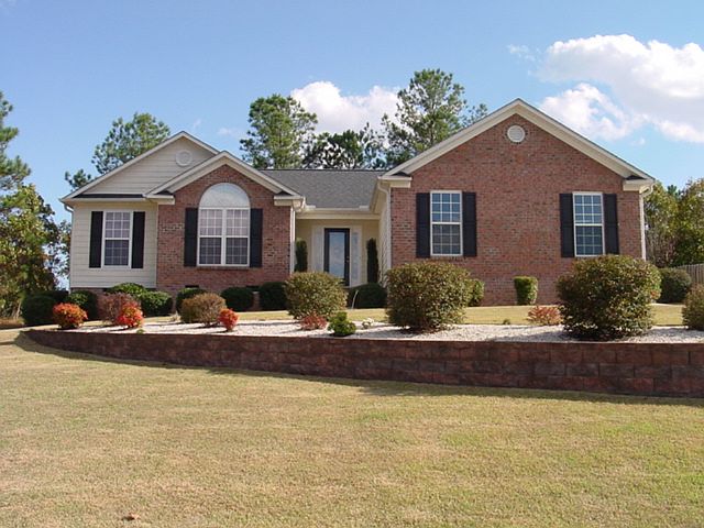 350 Queens Cove Way
