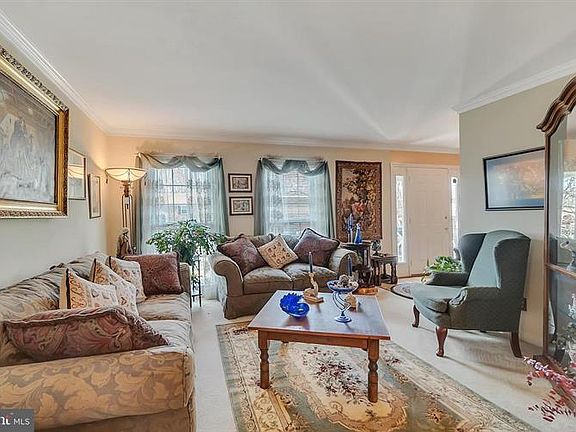 3rd image of 2120 Aquia Dr
