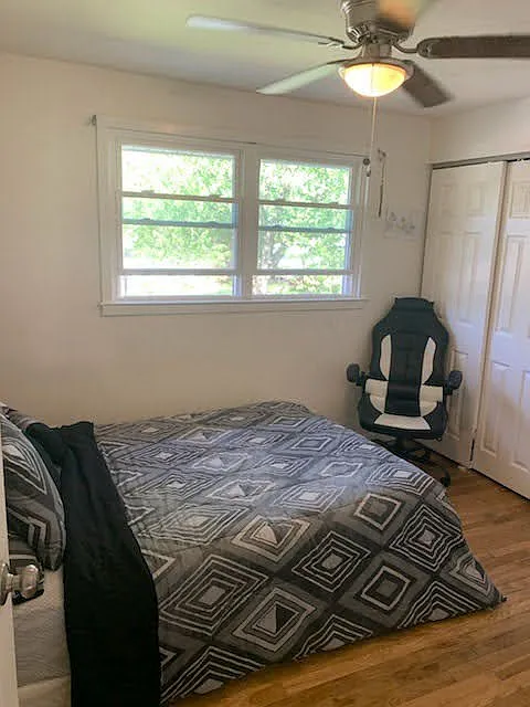 5 bed, 1981 sqft, $2,495 — Photo 3