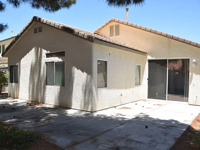 3847 Peachgate Ave — Photo 32