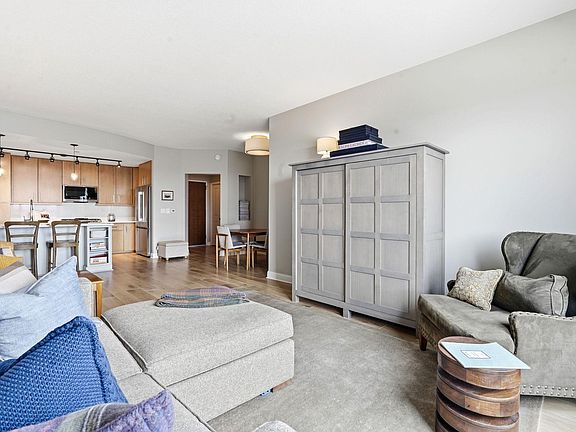 4th image of 100 3rd Ave S Unit 2801