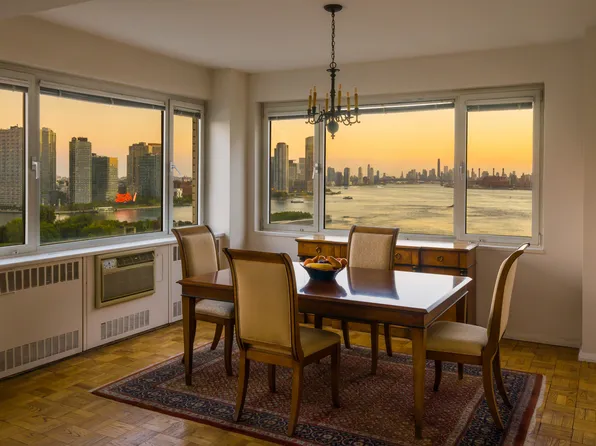 45 Sutton Place image 19 of 43