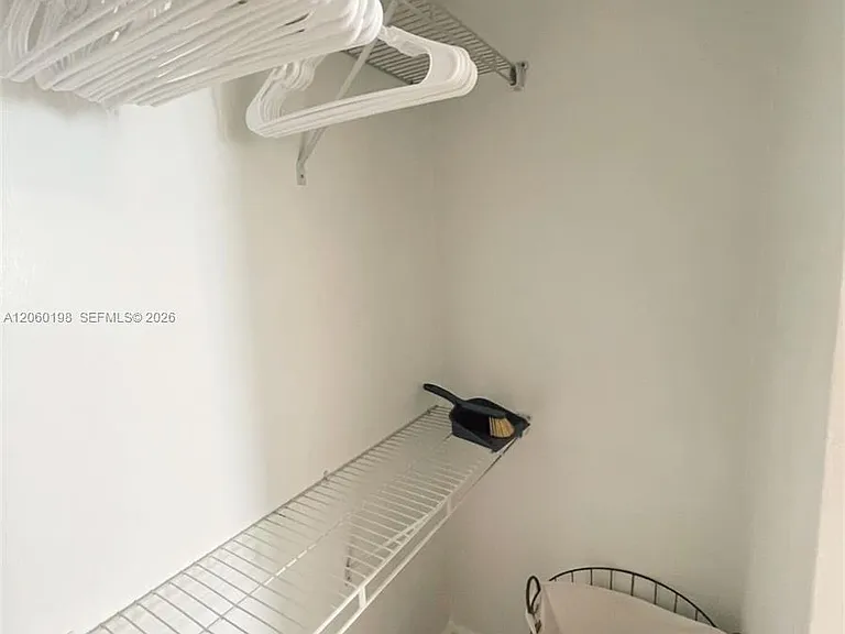 274 NW 32nd St #1 — Photo 3