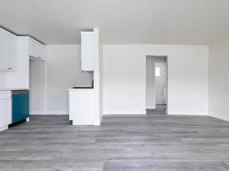 Avalon — Photo 15