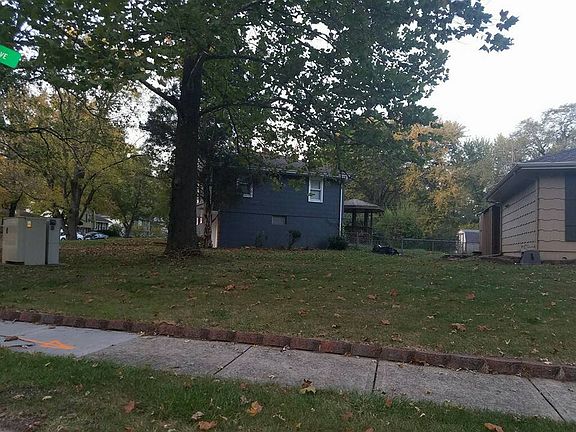 3rd image of 12015 Belmont Ave