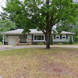 875 Indian Trail Blvd, Traverse City, MI, 49686