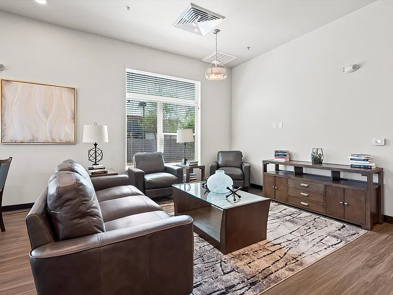 Lynne Village Apartments — Photo 13