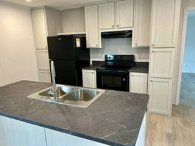3 bed, 2.0 bath, 1034 sqft, $1,250 — Photo 2
