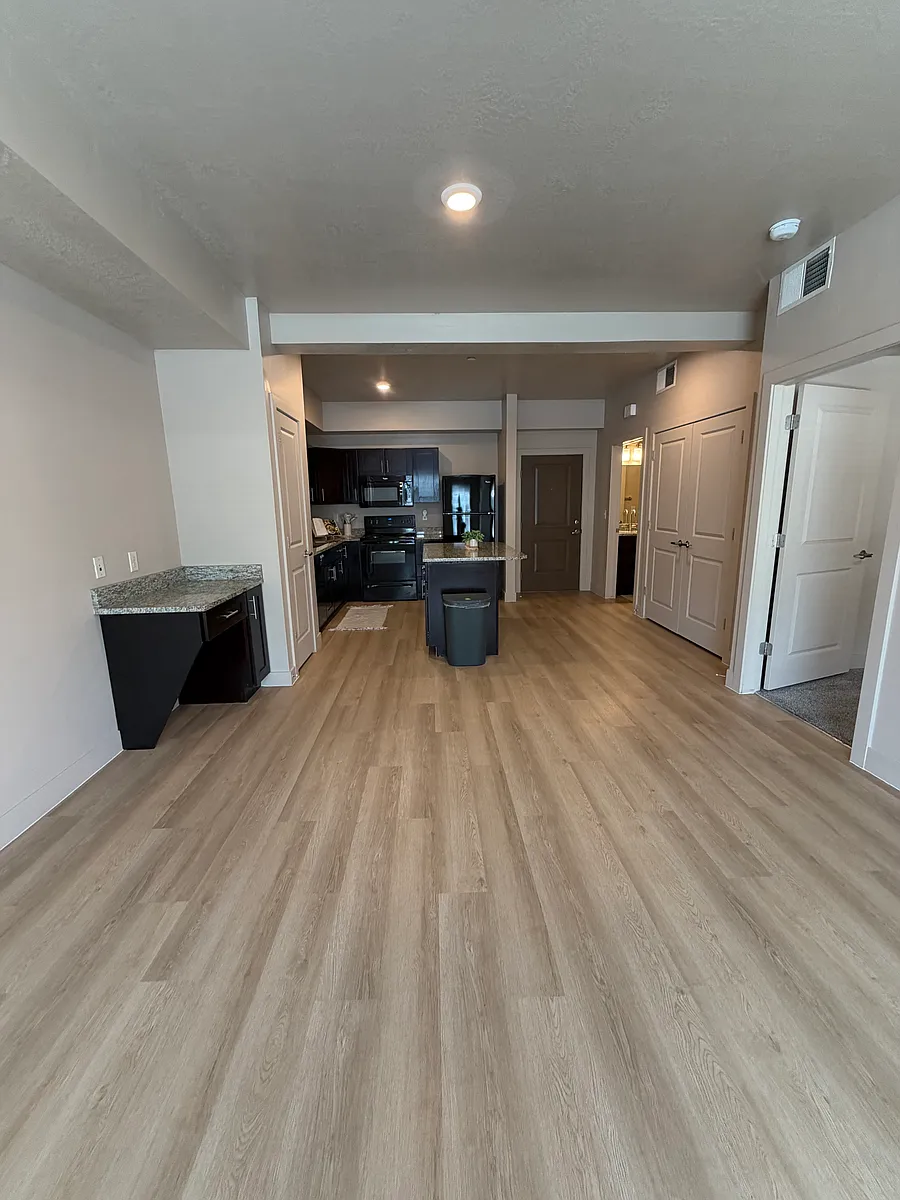 Building Photo - 1182 W 200 N #D112