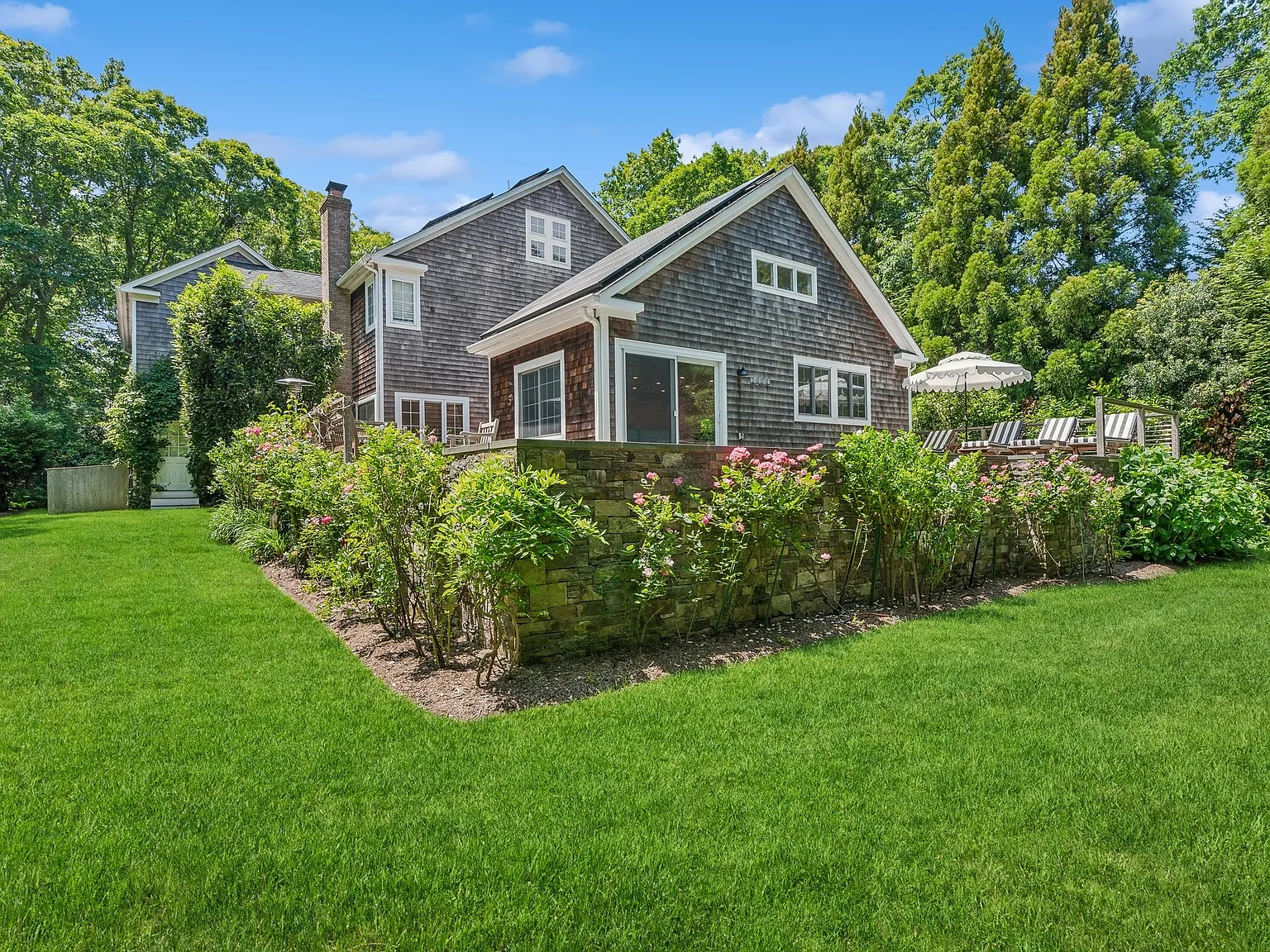 Moments to East Hampton Village — Photo 4