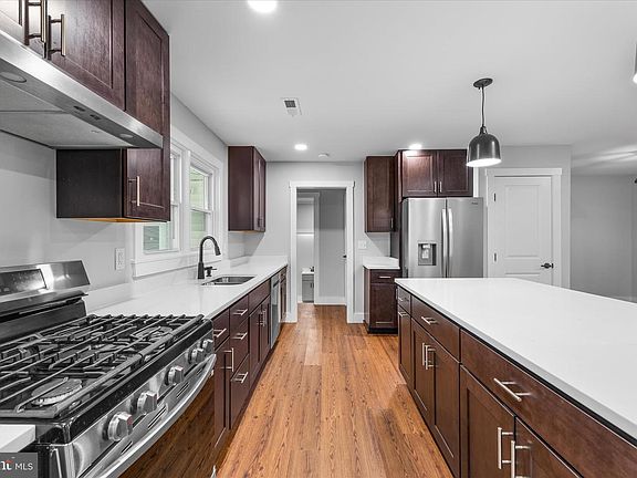 2nd image of 24163 Old Meadow Rd