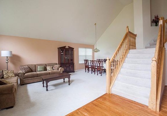 3rd image of 6809 Keeneland Way
