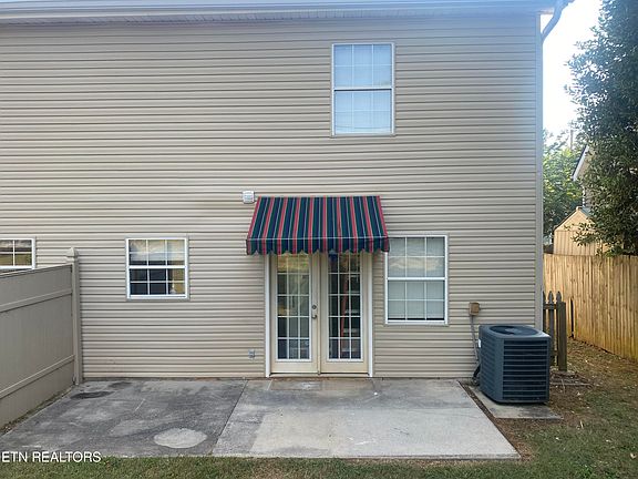 2nd image of 2055 Countryhill Ln
