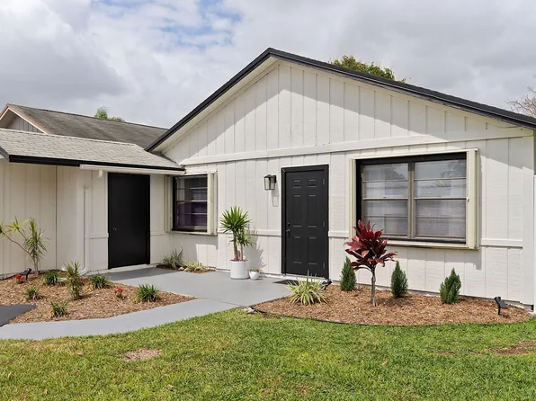 8731 Uranus Ter, West Palm Beach, FL 33403