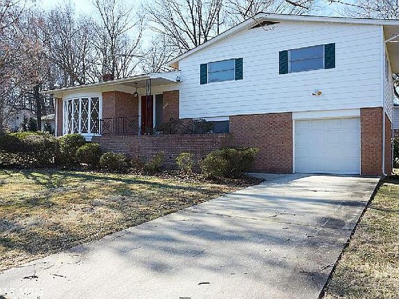 2nd image of 7600 Leesburg Dr