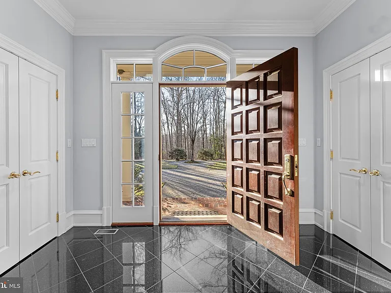 8541 Old Dominion Dr — Photo 8