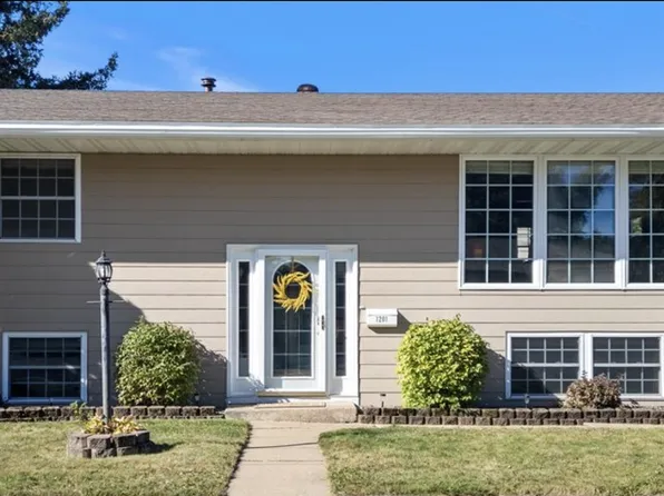 1201 1st Ave NW, Chisholm, MN 55719