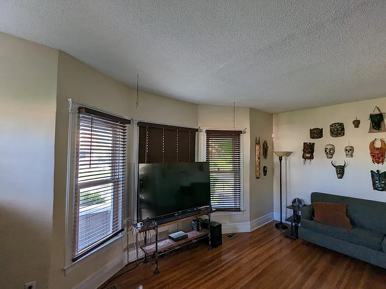 107 Trowbridge St — Photo 4
