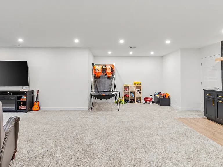 19506 Shadow Ridge Dr — Photo 36
