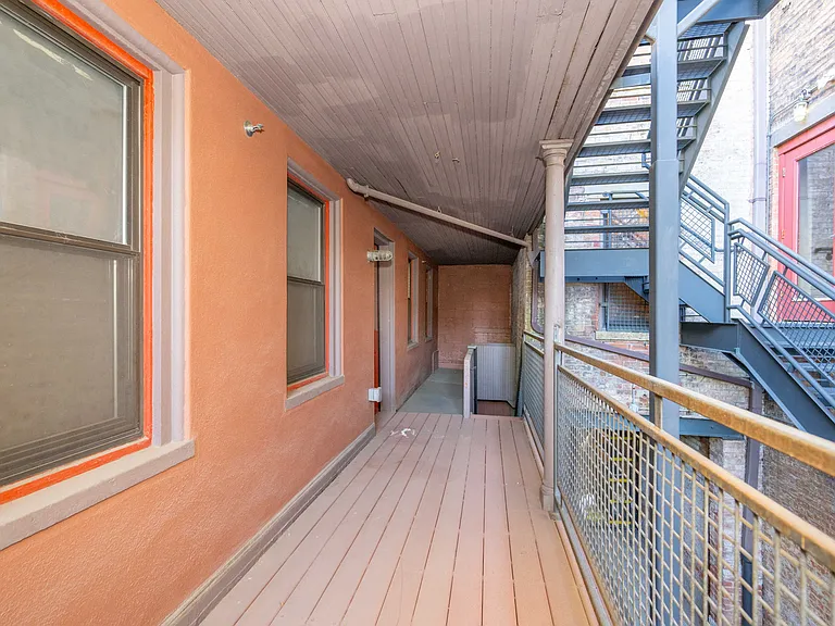 1417 Main St #5 — Photo 39