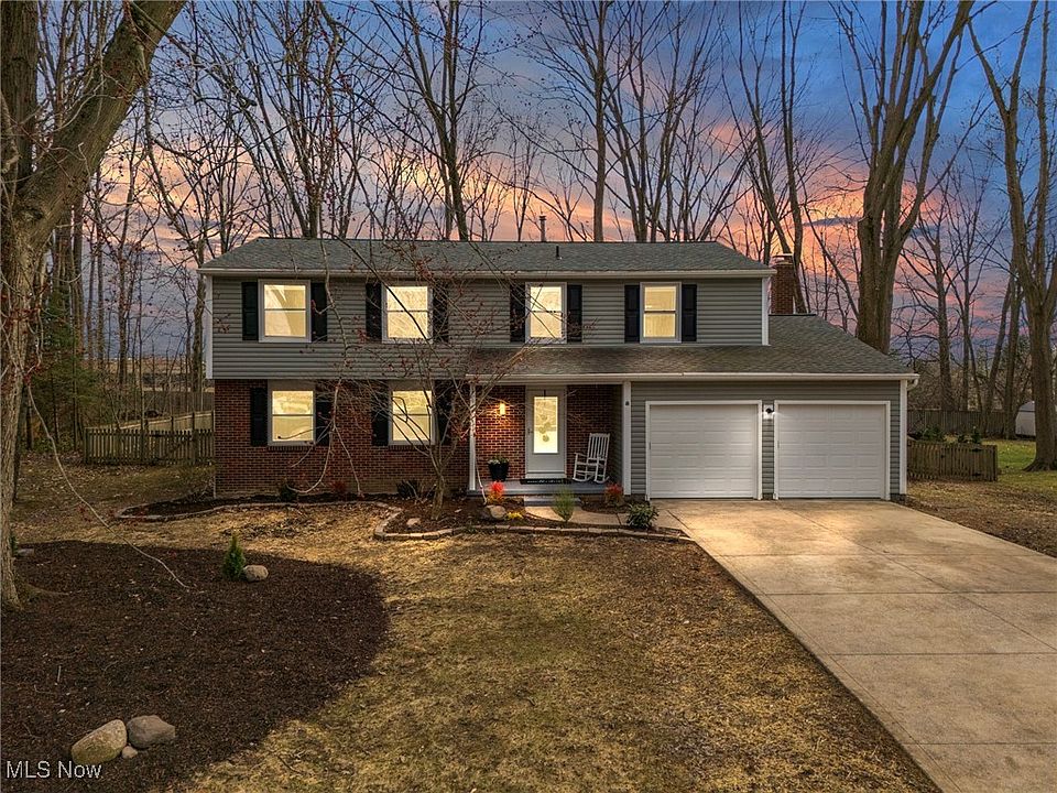 1st image of 1564 Carriage Hill Dr