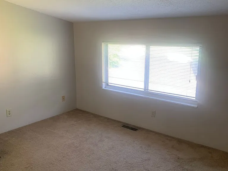 57 Village Ct #72 — Photo 6