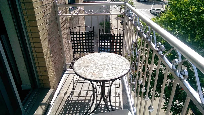 Rented by Cezanne Outlet LLC | media 15