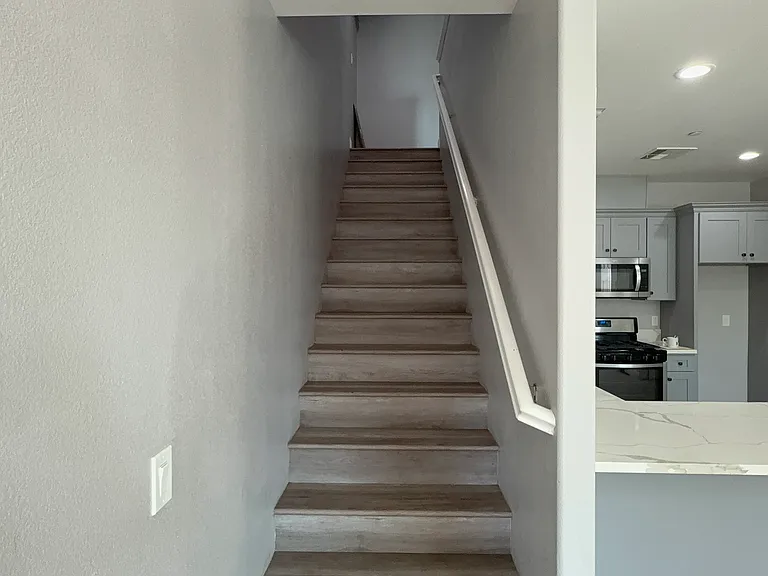 9733-2 Eugenia Ave — Photo 6