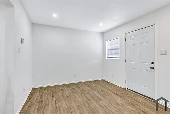 901 Bessie St #205 — Photo 14