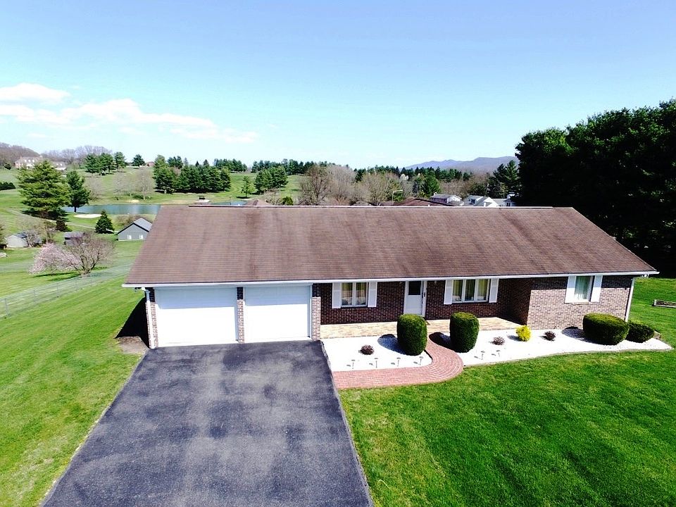 1st image of 390 Arrow Ln