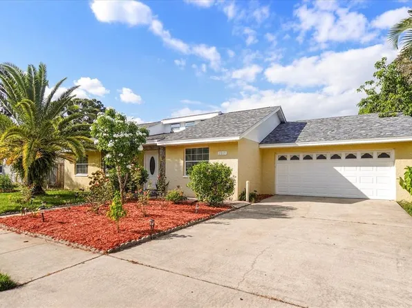 2217 65th Pl N, Saint Petersburg, FL 33702