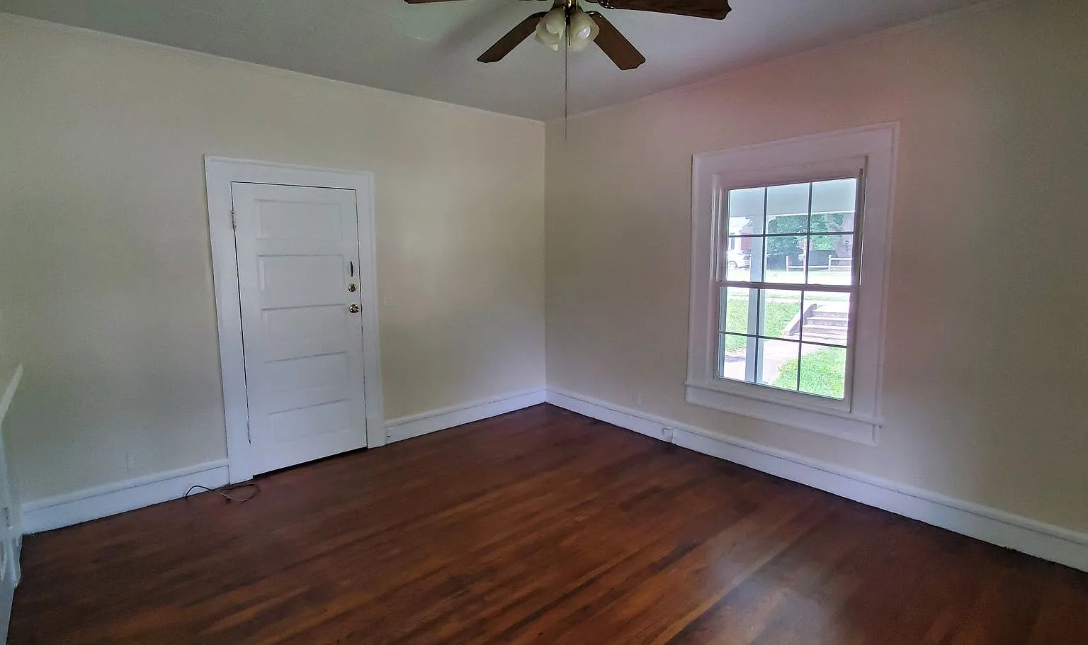 2910 E. Bessemer Ave — Photo 3