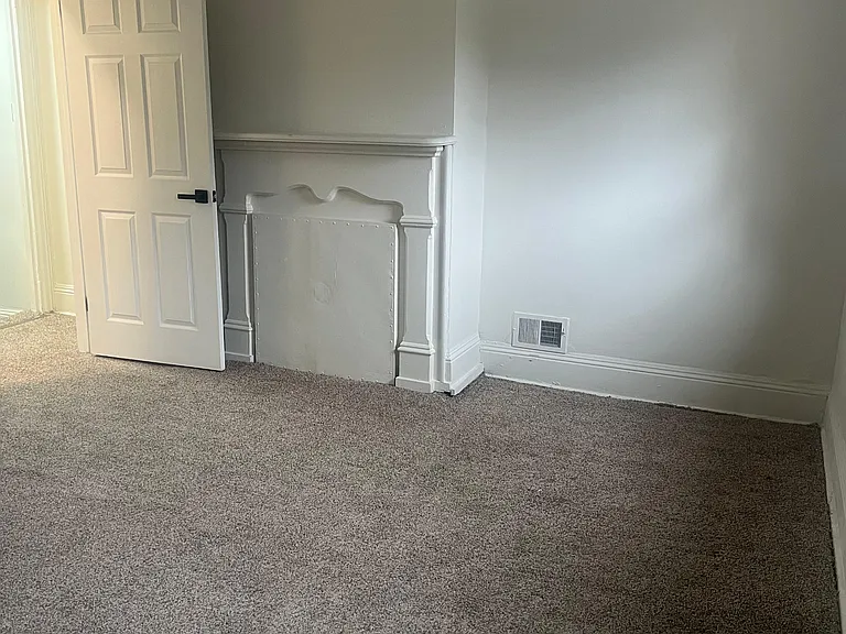 3-bedroom house in Marshall-Shadeland PA 15212