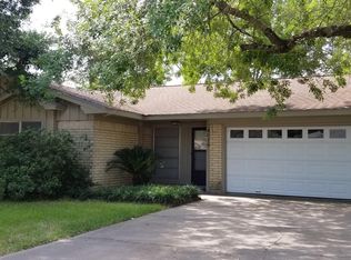 4016 Crescent Dr, Bay City, TX 77414