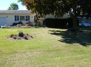 71 Larkins Xing, Rochester, NY 14612