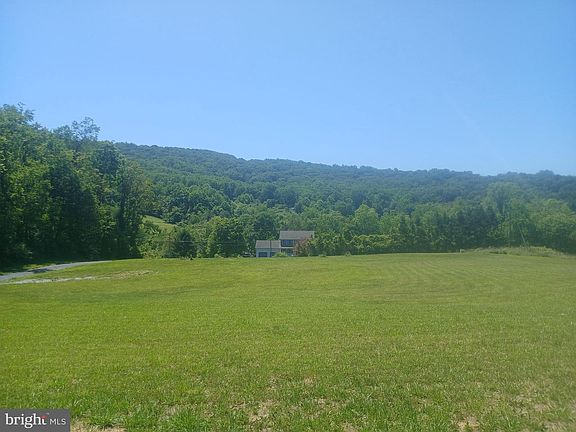 5th image of 5201 Carolyns Way