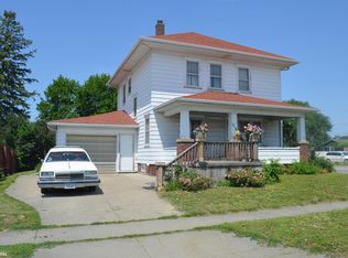 115 N G St, Oskaloosa, IA 52577