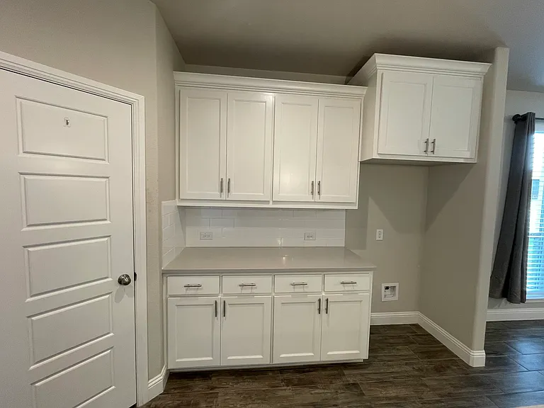350 Carlisle Dr — Photo 9