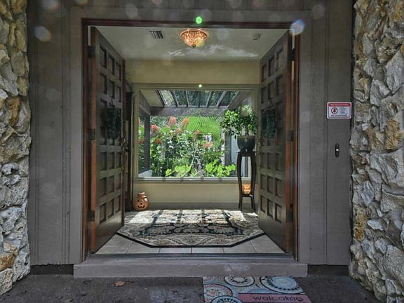 3rd image of 5340 NE 2nd Ln