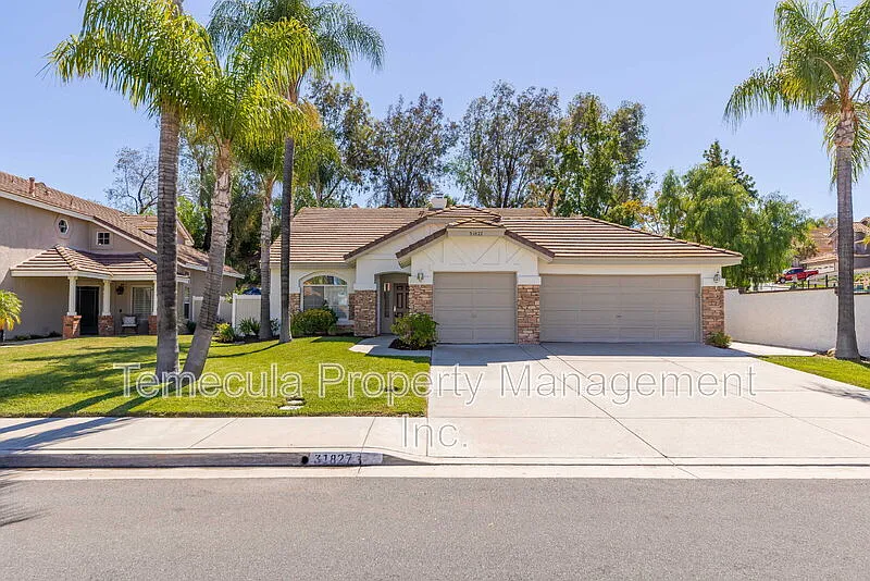 3 bed, 2.0 bath, 1664 sqft, $3,495 — Photo 2