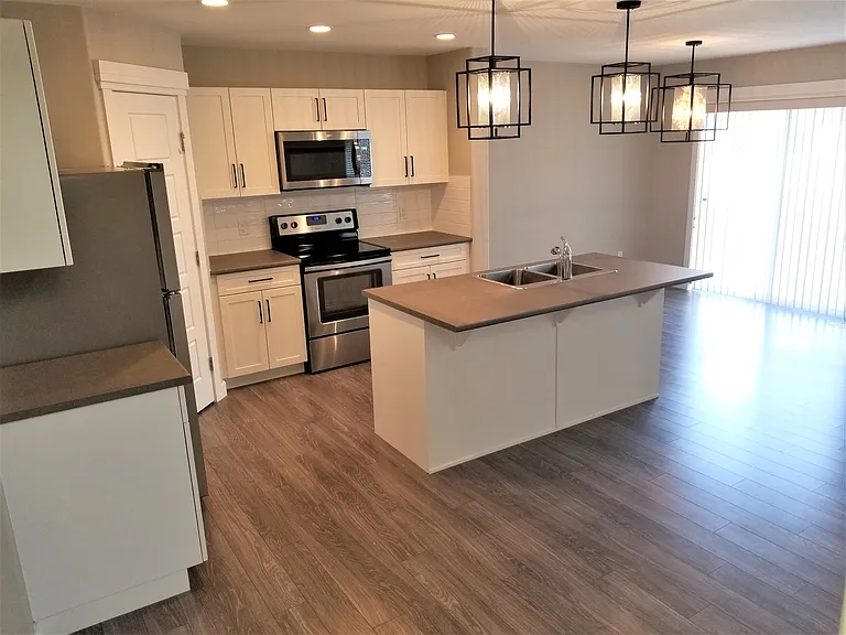 1363 Adamson Dr SW — Photo 4