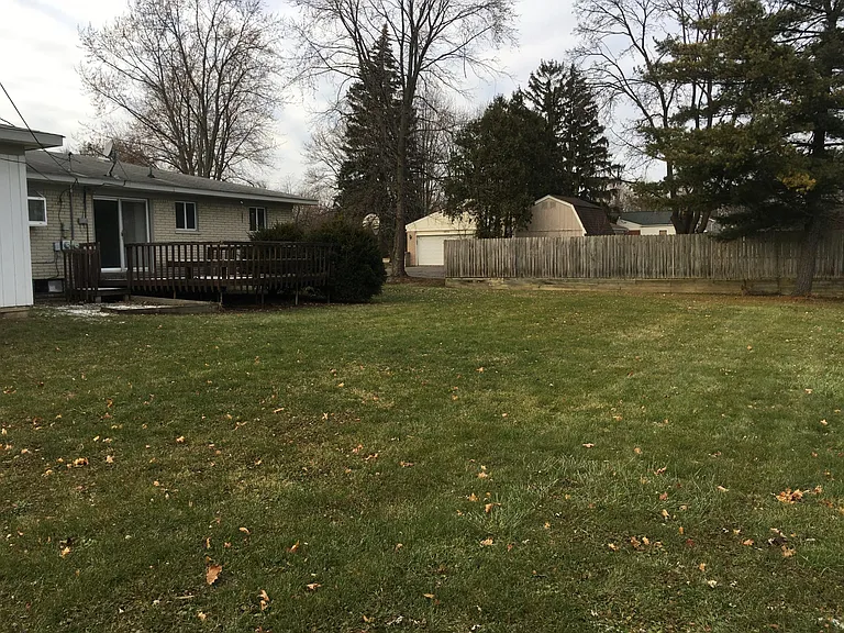 5260 Daniels Dr — Photo 29